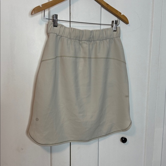Lululemon Athletica Cream Grey Mini Skirt with pockets - 6 - Picture 5 of 5